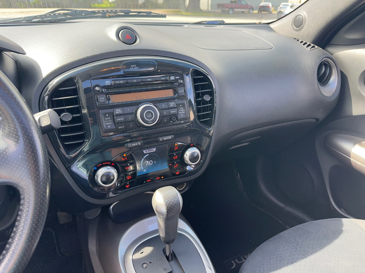 Nissan Juke SV AWD 2012