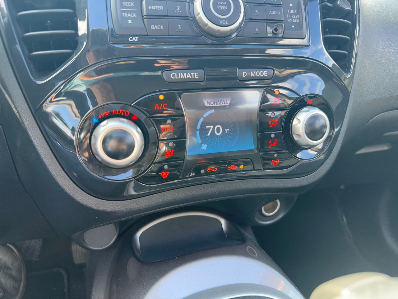 Nissan Juke SV AWD 2012