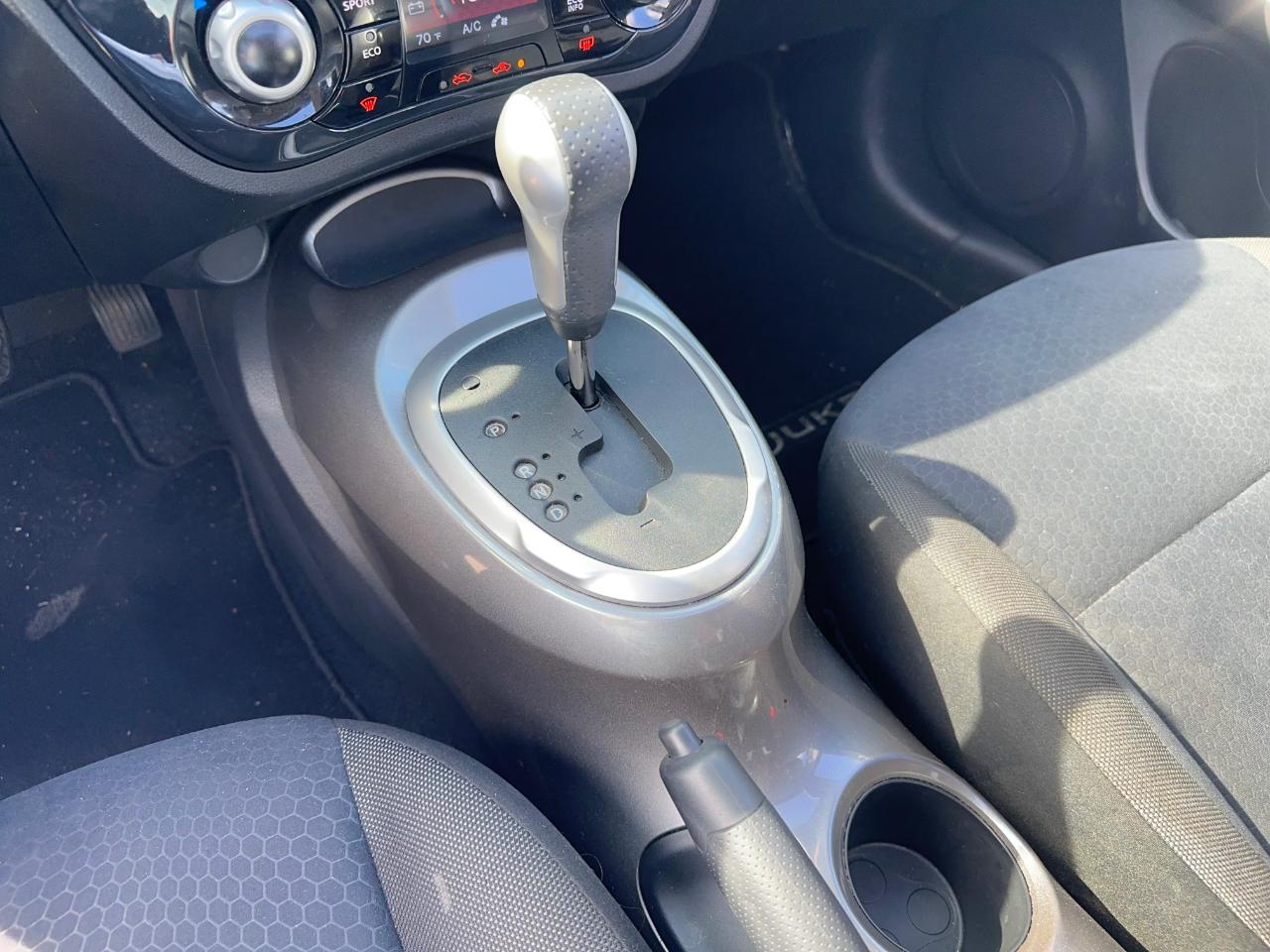 Nissan Juke SV AWD 2012