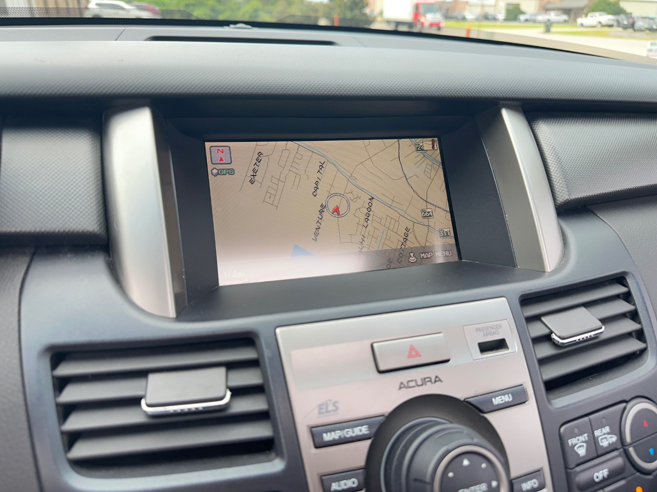 Acura RDX 5-Spd AT SH-AWD with Technology Package 2011