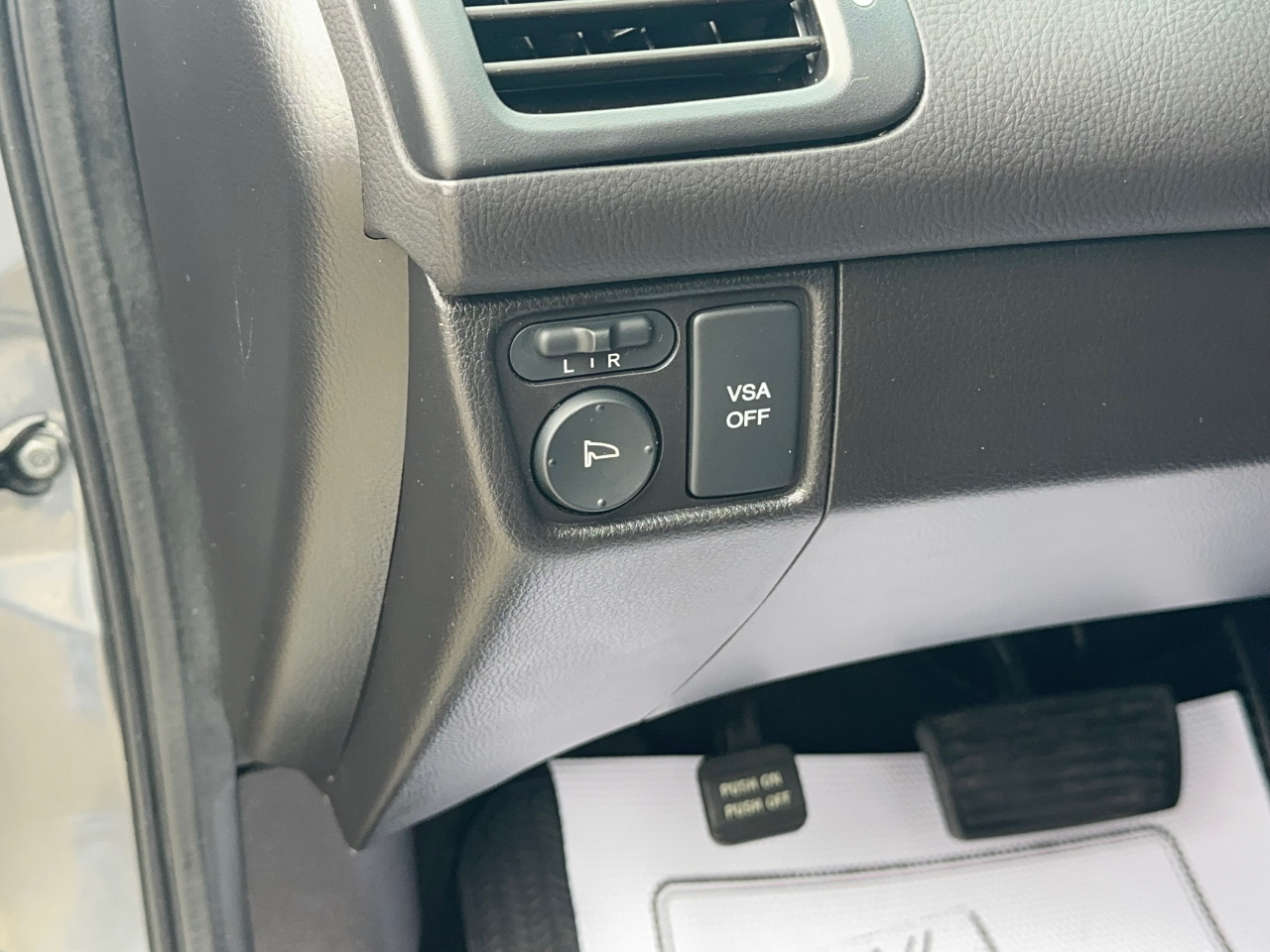 Acura RDX 5-Spd AT SH-AWD with Technology Package 2011