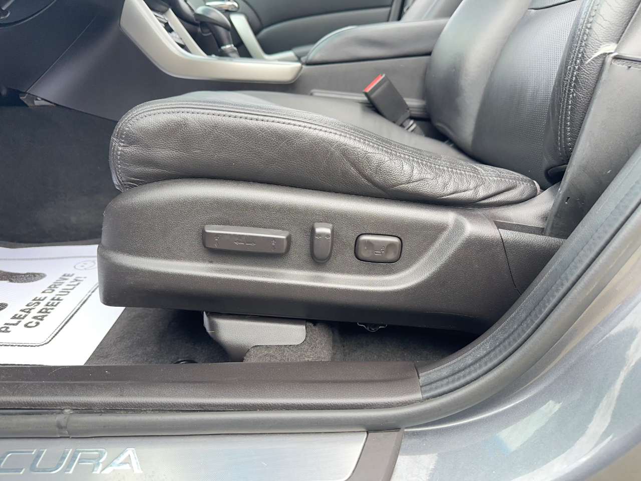 Acura RDX 5-Spd AT SH-AWD with Technology Package 2011