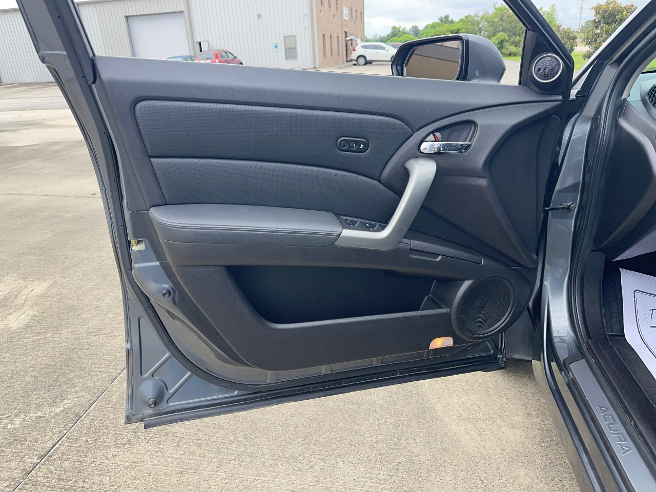 Acura RDX 5-Spd AT SH-AWD with Technology Package 2011