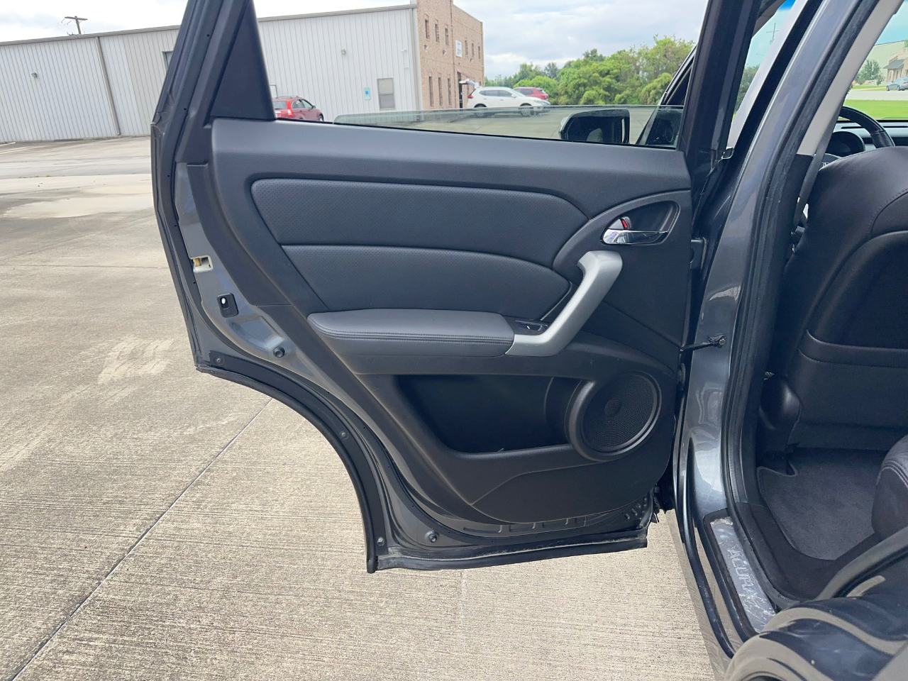Acura RDX 5-Spd AT SH-AWD with Technology Package 2011