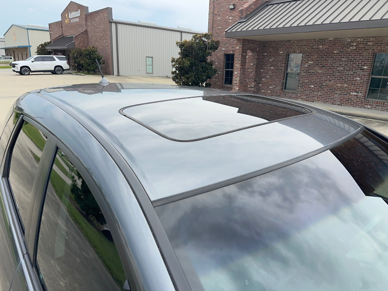 Acura RDX 5-Spd AT SH-AWD with Technology Package 2011
