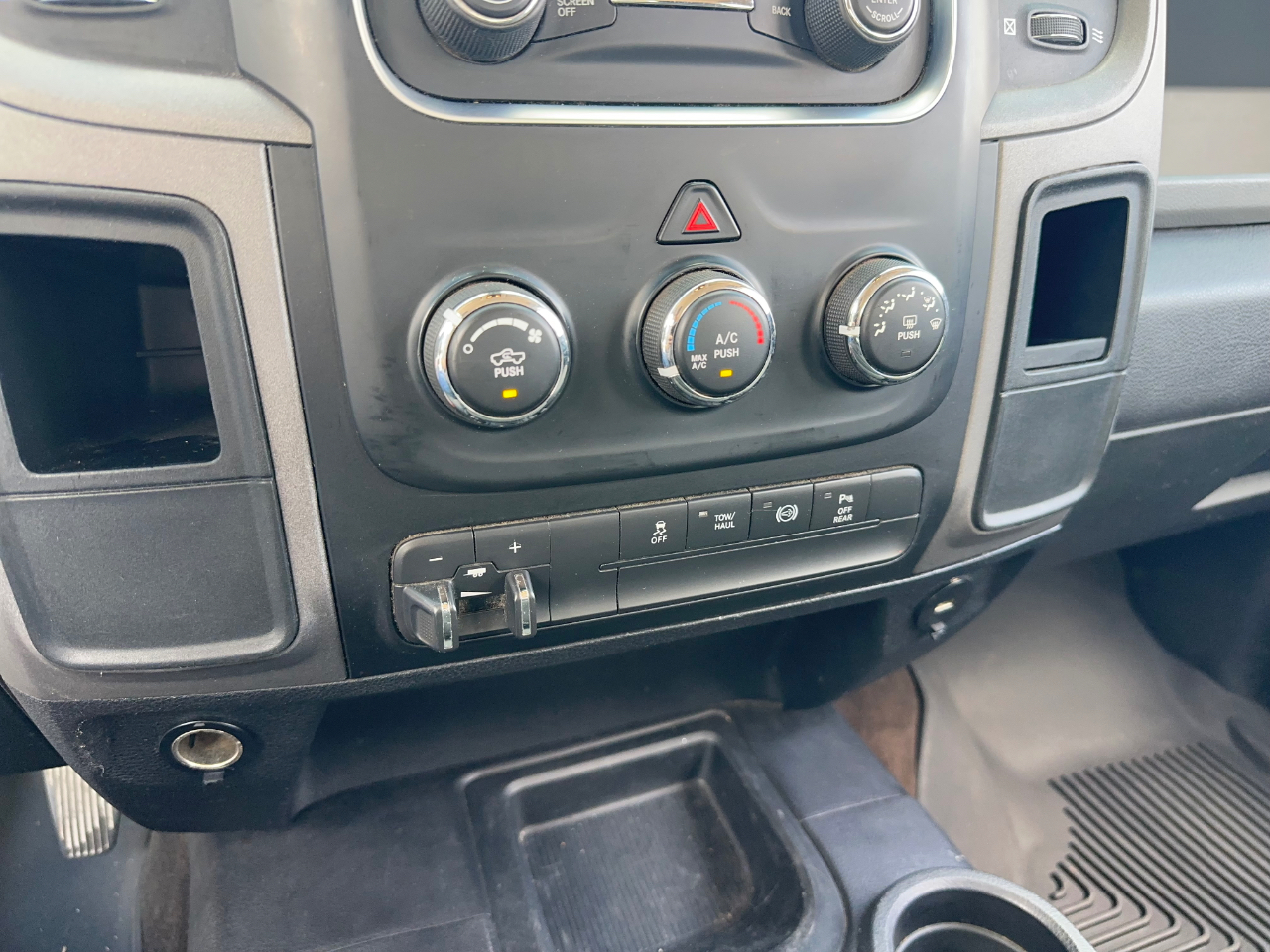 RAM 2500 Tradesman Crew Cab LWB 4WD 2017