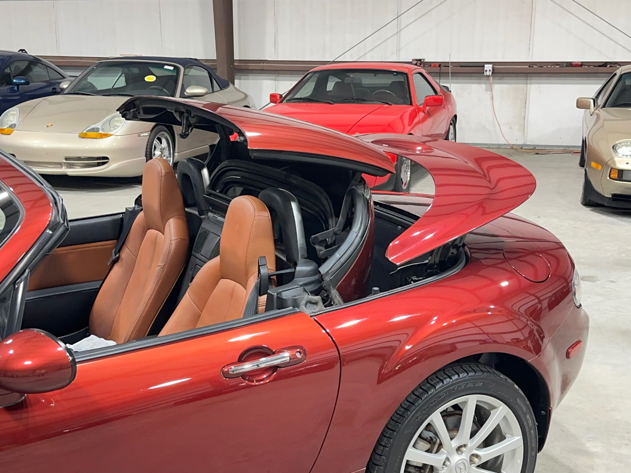 Mazda MX-5 Miata Touring Power Retractable Hardtop 2008