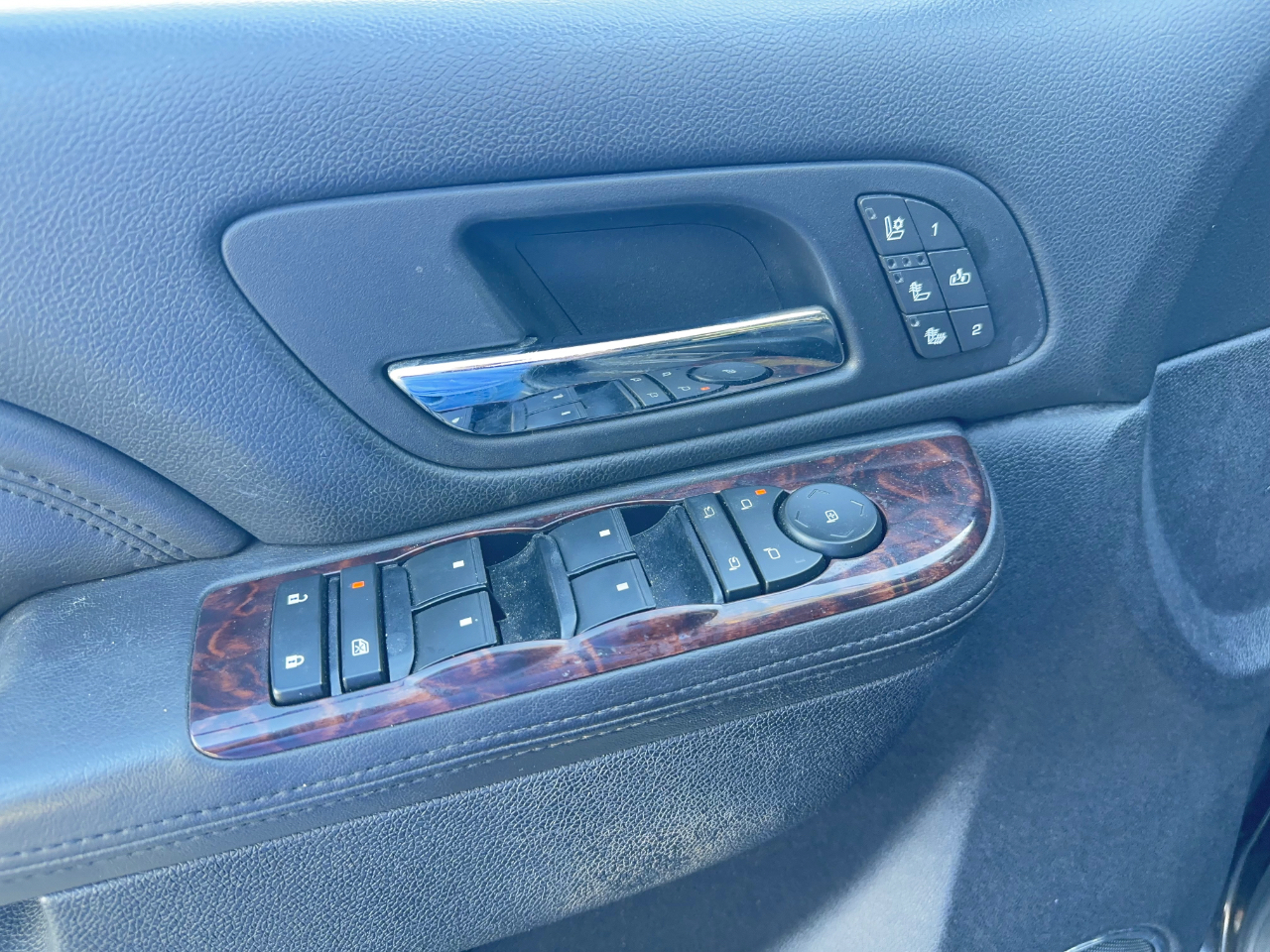 GMC Yukon Denali 2WD 2012