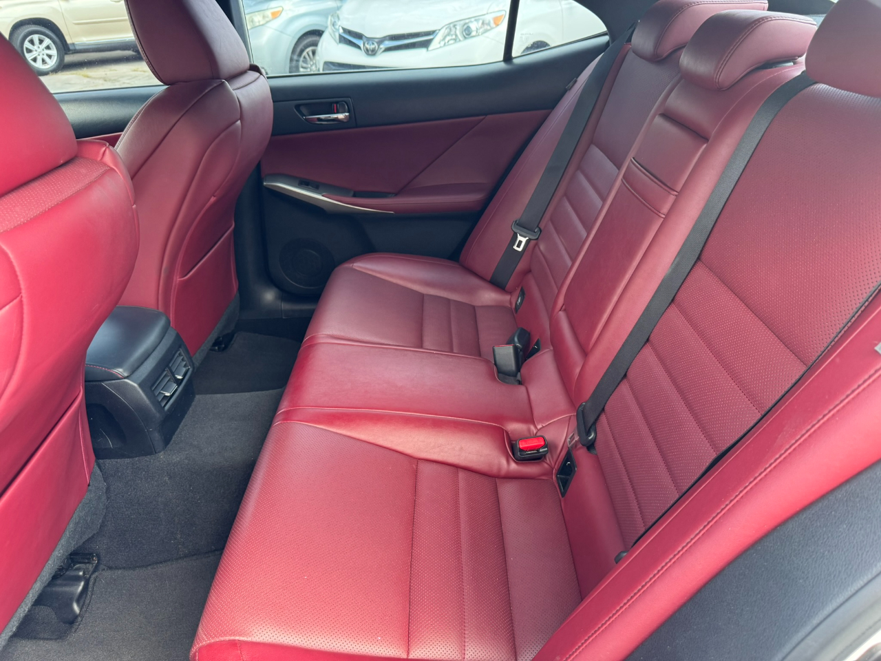 2015 Lexus IS 250 photo 30