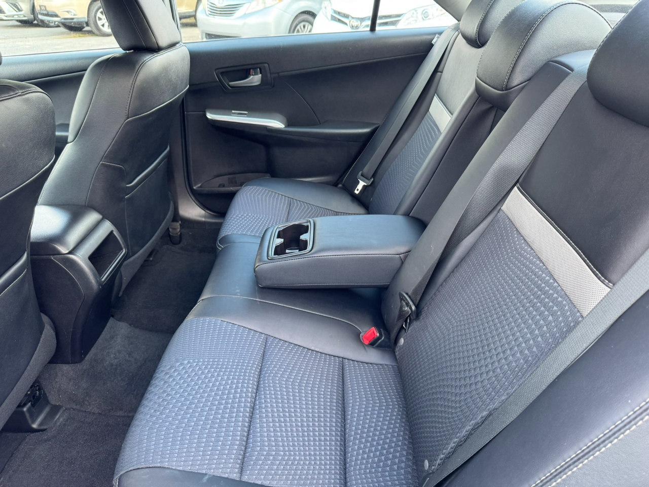 Toyota Camry 4dr Sdn I4 Auto XLE (Natl) 2013 Toyota Camry 4dr Sdn I4 Auto XLE (Natl) 2013