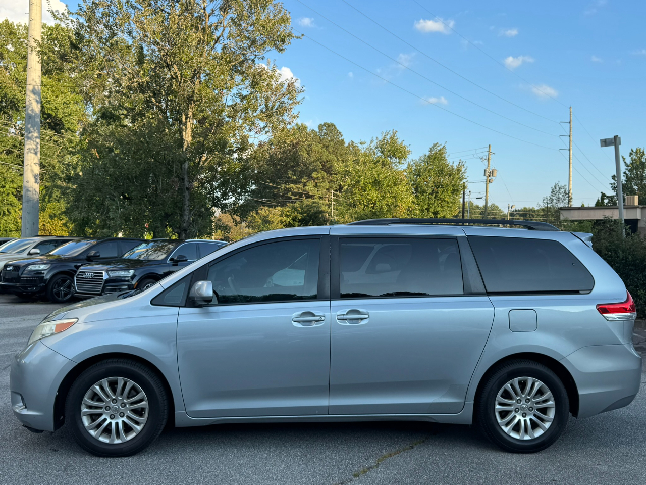 2014 Toyota Sienna XLE photo 4