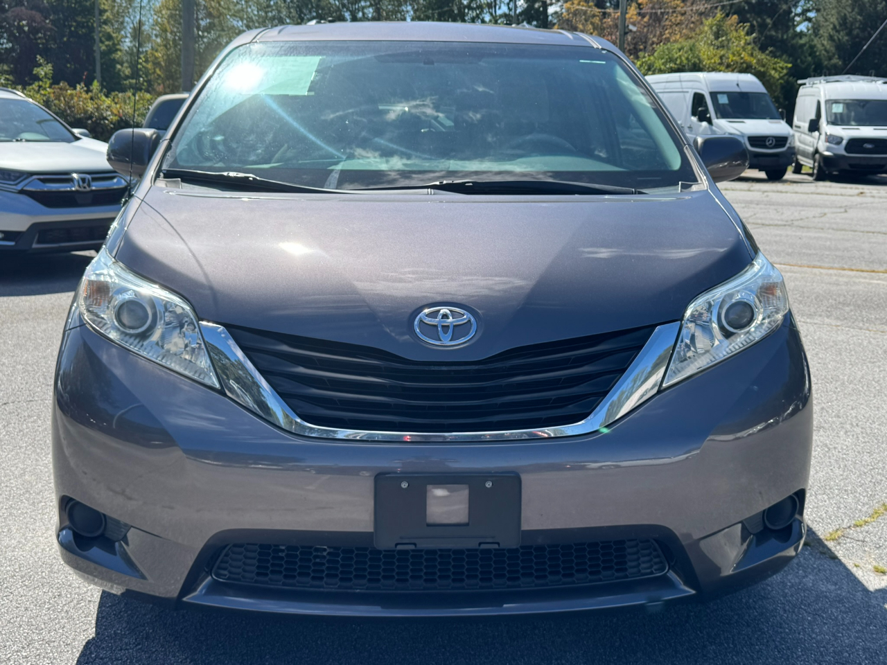 2014 Toyota Sienna LE photo 2