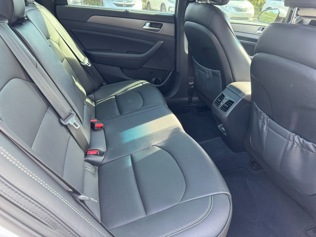 Hyundai Sonata 4dr Sdn 2.0T Limited w/Gray Accents 2015 Hyundai Sonata 4dr Sdn 2.0T Limited w/Gray Accents 2015