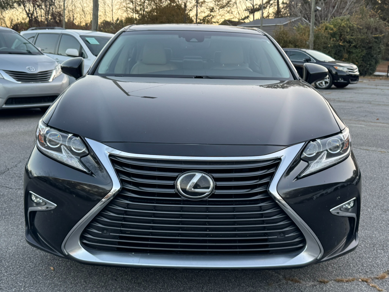 2016 Lexus ES 350 photo 2