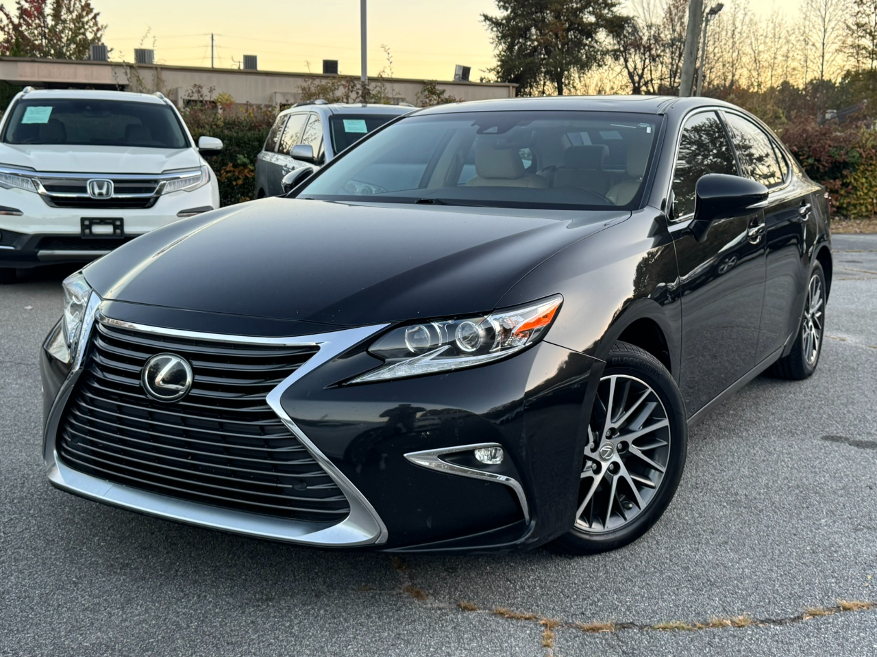 2016 Lexus ES 350 photo 3