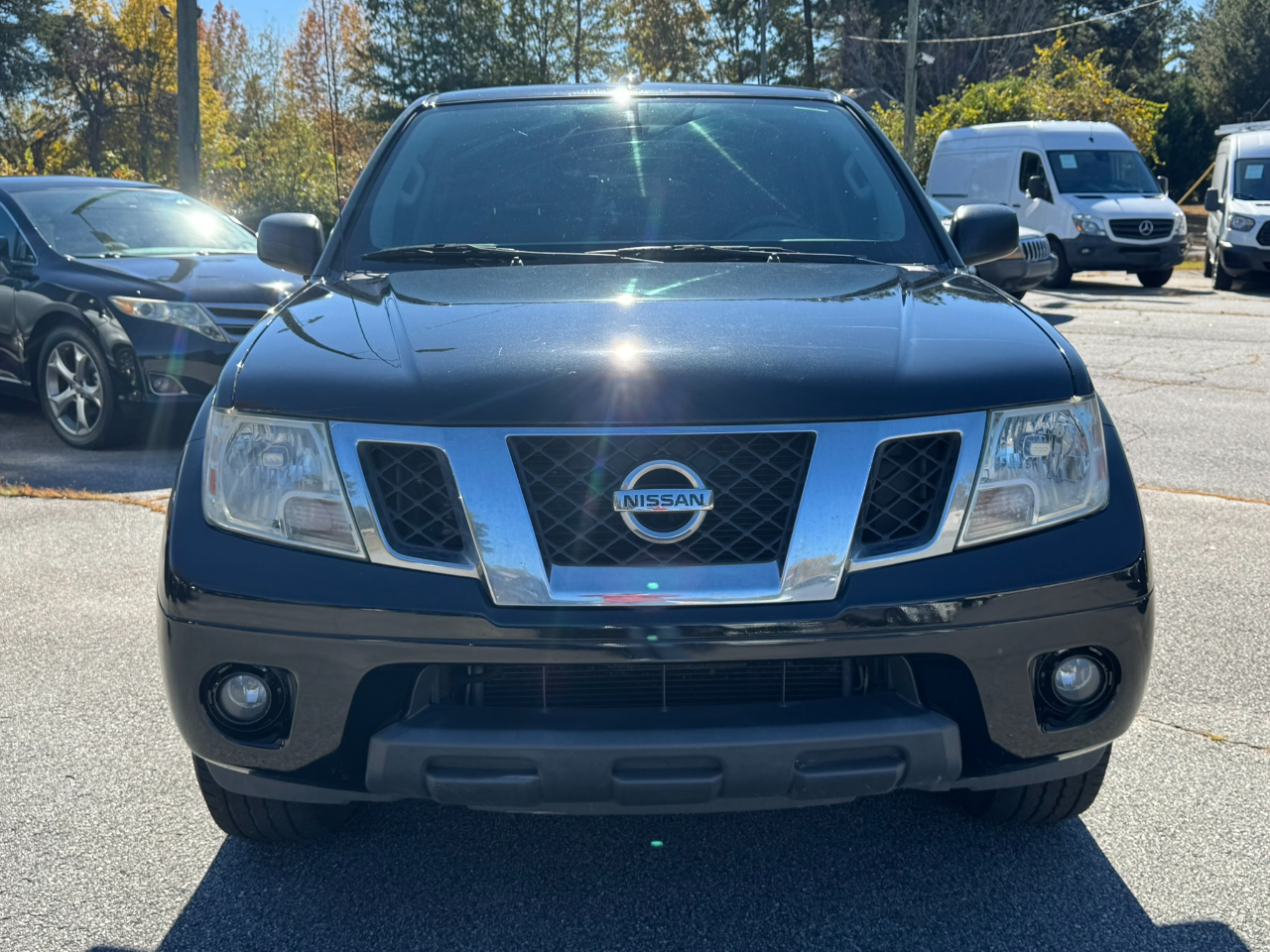2016 Nissan Frontier SV Crew Cab photo 2