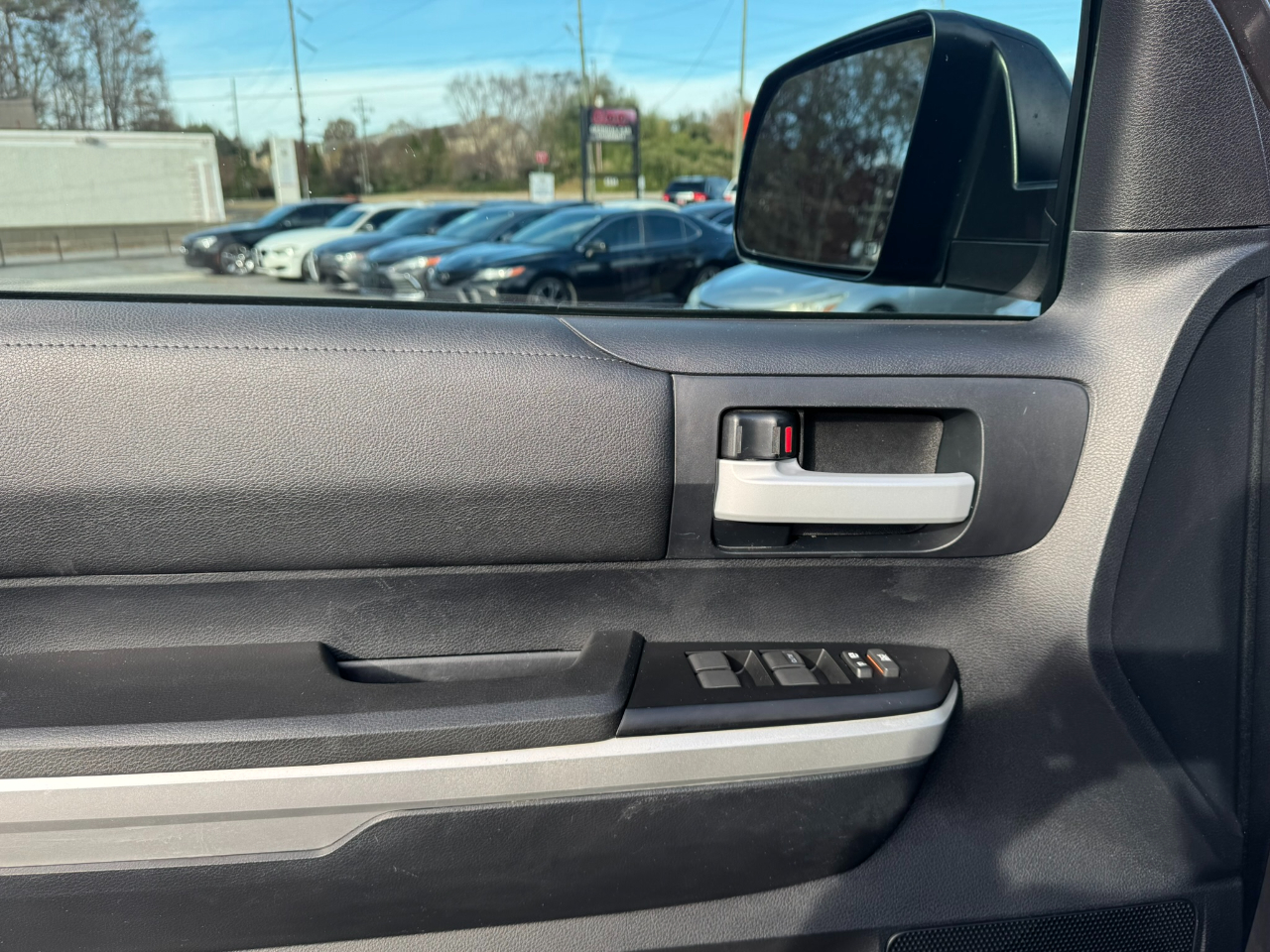 Toyota Tundra 2WD Truck Double Cab 4.6L V8 6-Spd AT SR5 (Natl) 2014