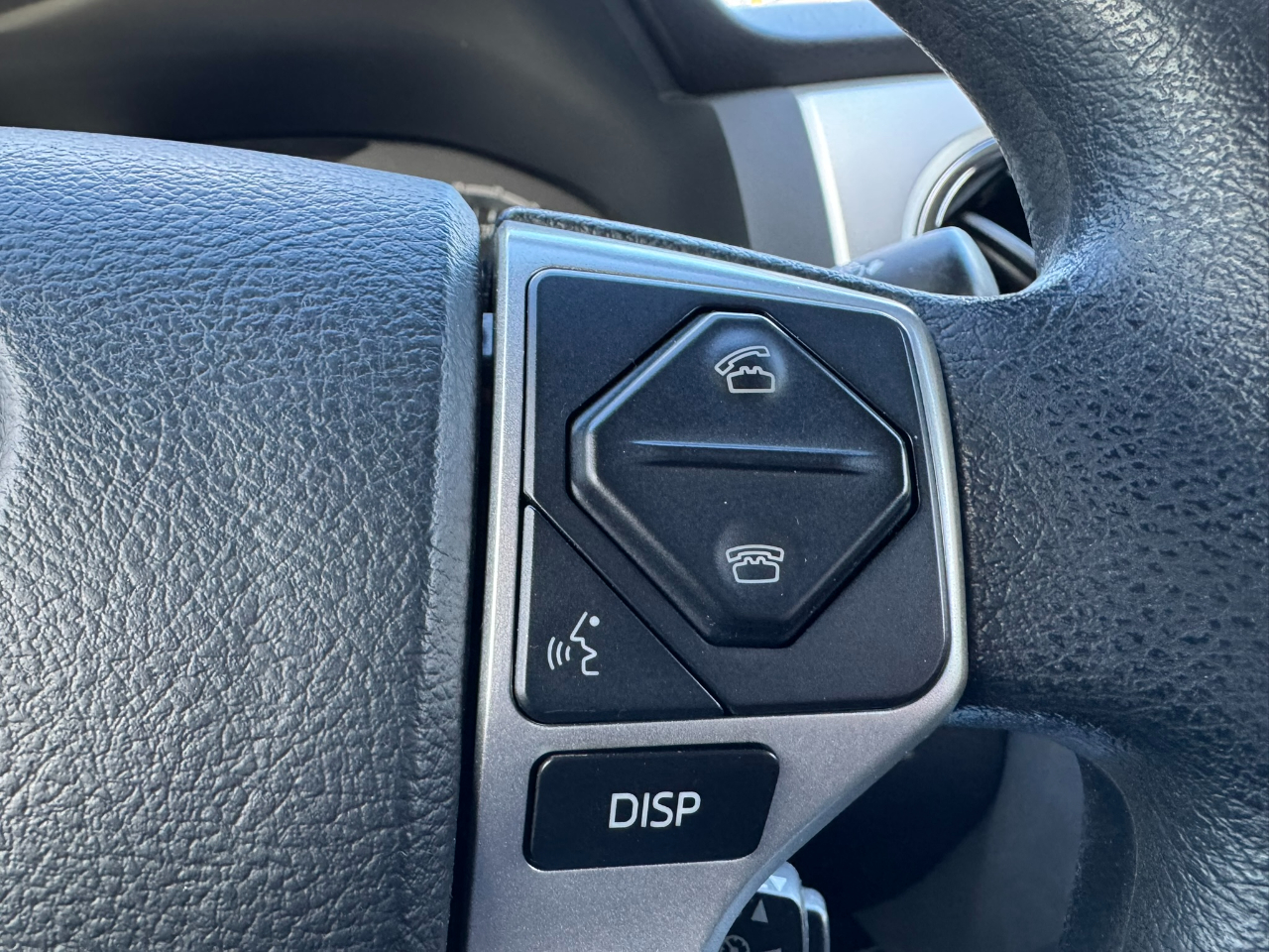 Toyota Tundra 2WD Truck Double Cab 4.6L V8 6-Spd AT SR5 (Natl) 2014