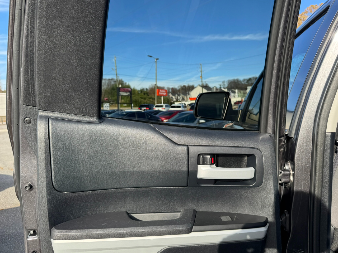 Toyota Tundra 2WD Truck Double Cab 4.6L V8 6-Spd AT SR5 (Natl) 2014