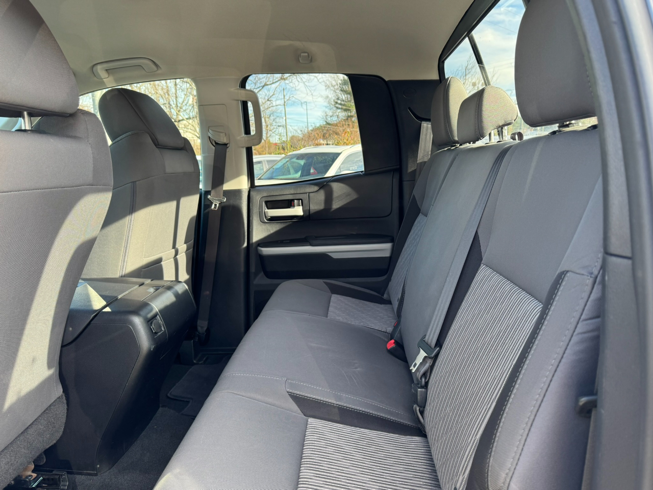 Toyota Tundra 2WD Truck Double Cab 4.6L V8 6-Spd AT SR5 (Natl) 2014