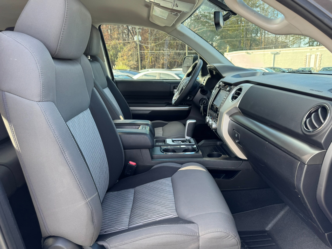 Toyota Tundra 2WD Truck Double Cab 4.6L V8 6-Spd AT SR5 (Natl) 2014