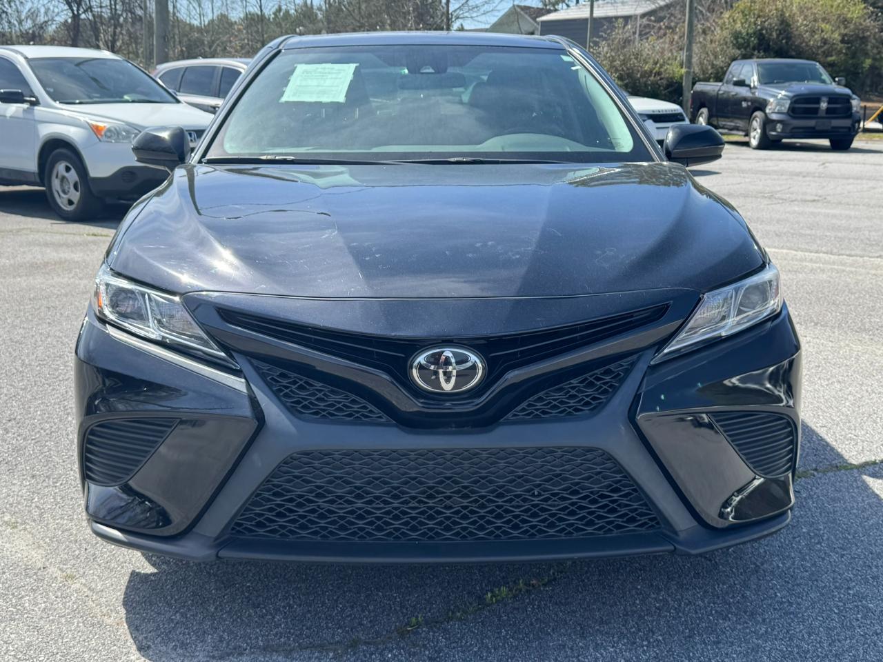 Toyota Camry SE Auto (Natl) 2020