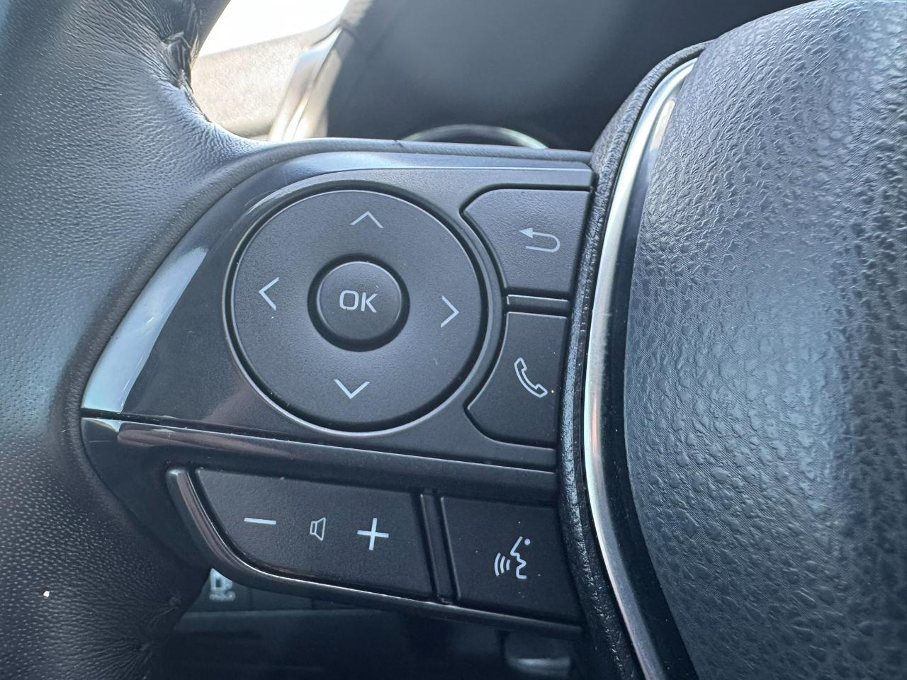 Toyota Camry SE Auto (Natl) 2020