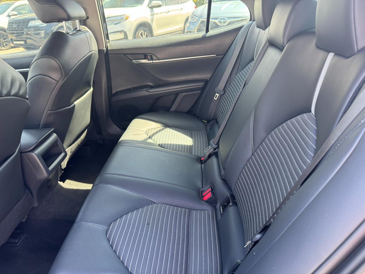 Toyota Camry SE Auto (Natl) 2020