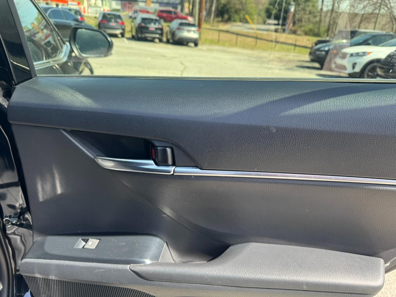 Toyota Camry SE Auto (Natl) 2020