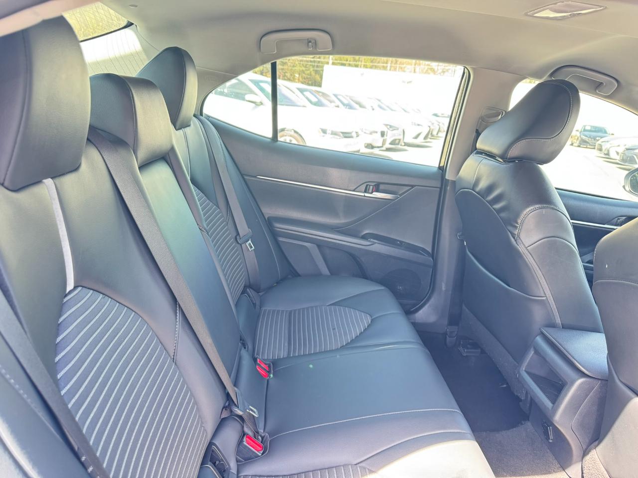 Toyota Camry SE Auto (Natl) 2020