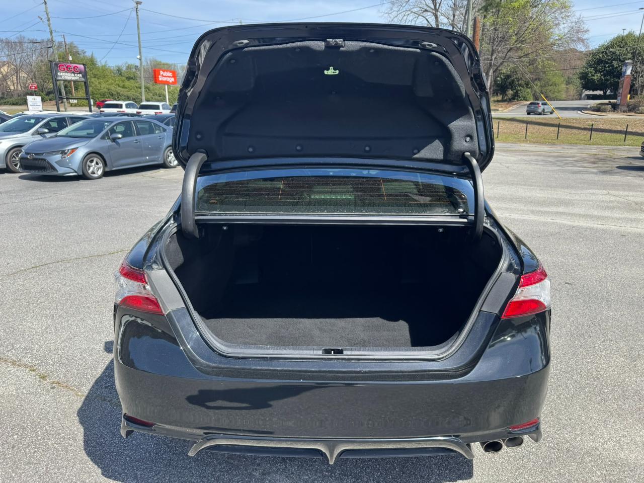 Toyota Camry SE Auto (Natl) 2020