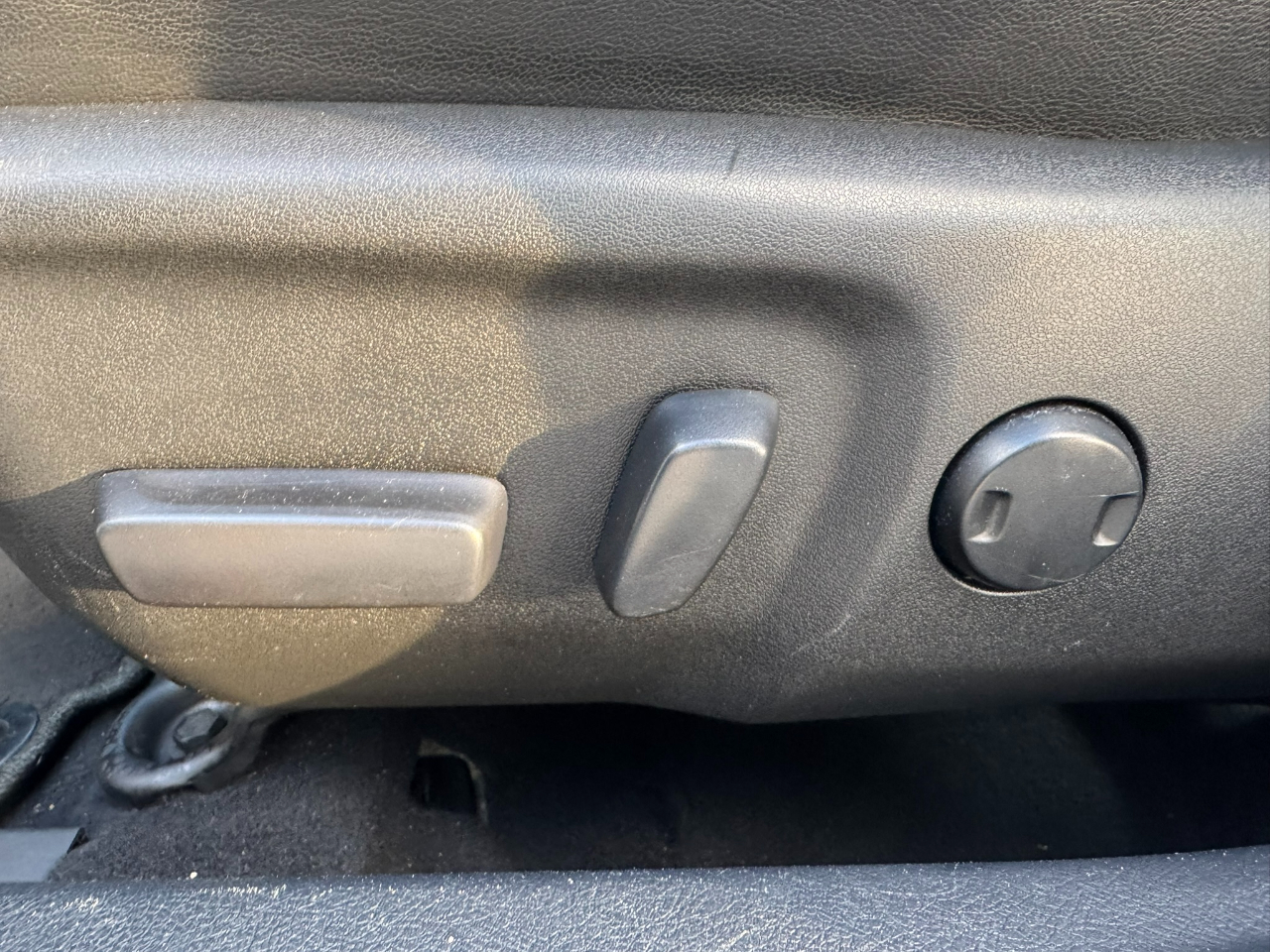 Toyota Camry 4dr Sdn SE Auto (Natl) 2015