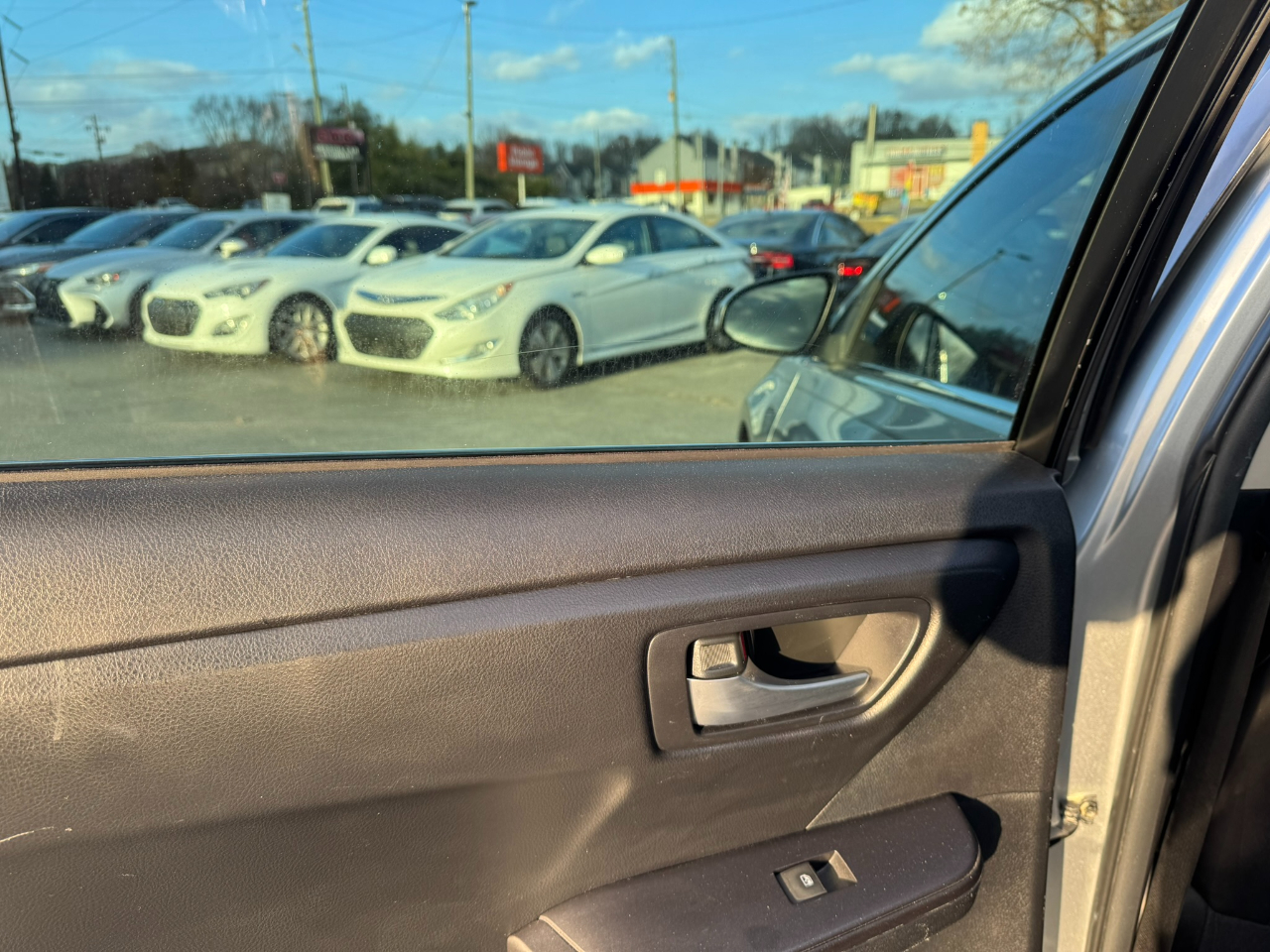 Toyota Camry 4dr Sdn SE Auto (Natl) 2015