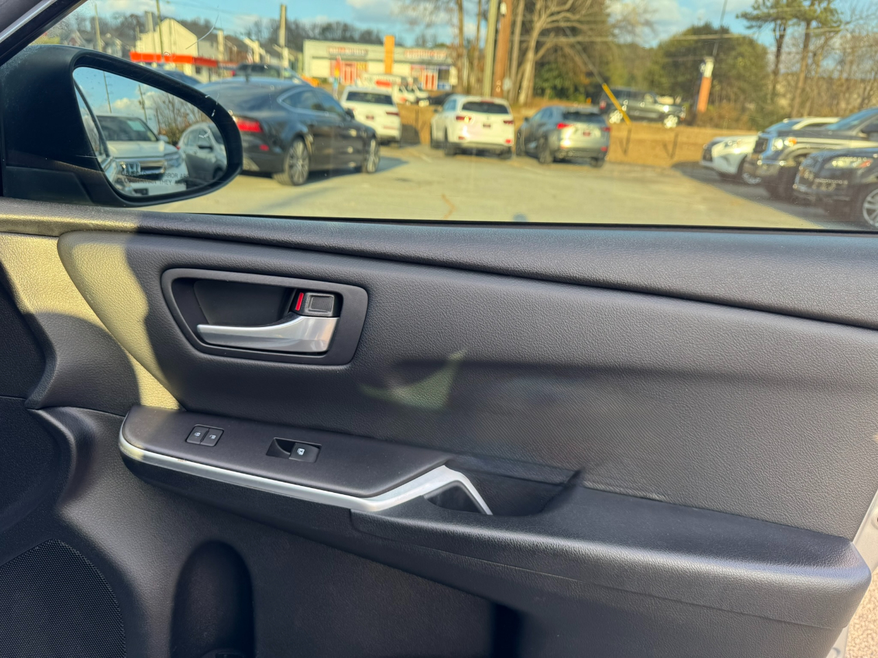 Toyota Camry 4dr Sdn SE Auto (Natl) 2015