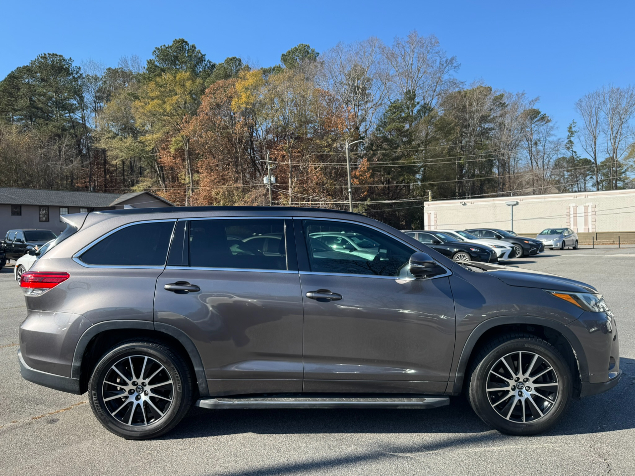 Toyota Highlander SE V6 FWD (Natl) 2017