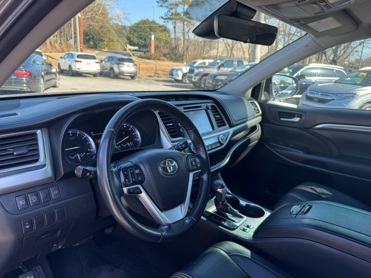 Toyota Highlander SE V6 FWD (Natl) 2017