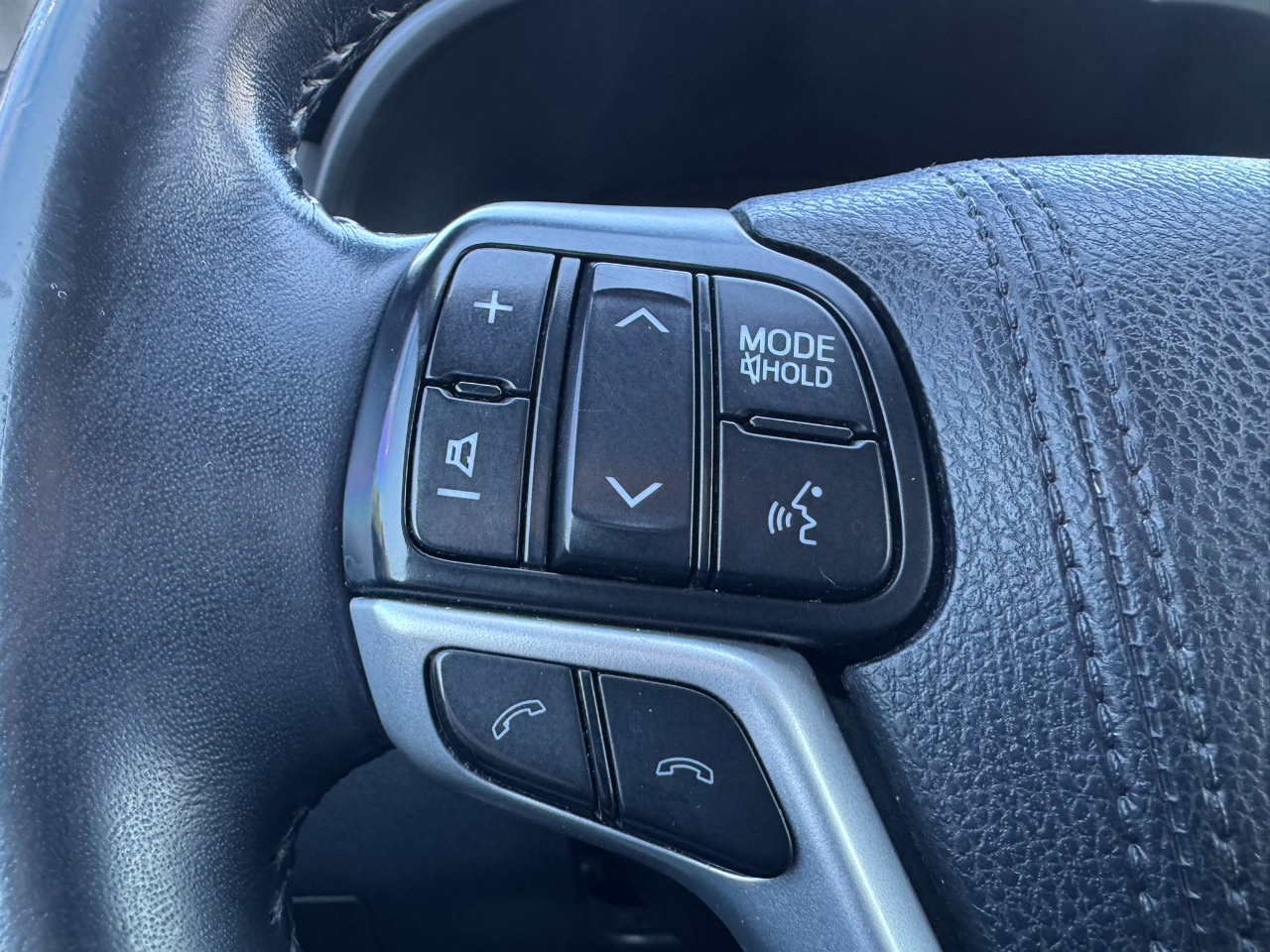 Toyota Highlander SE V6 FWD (Natl) 2017