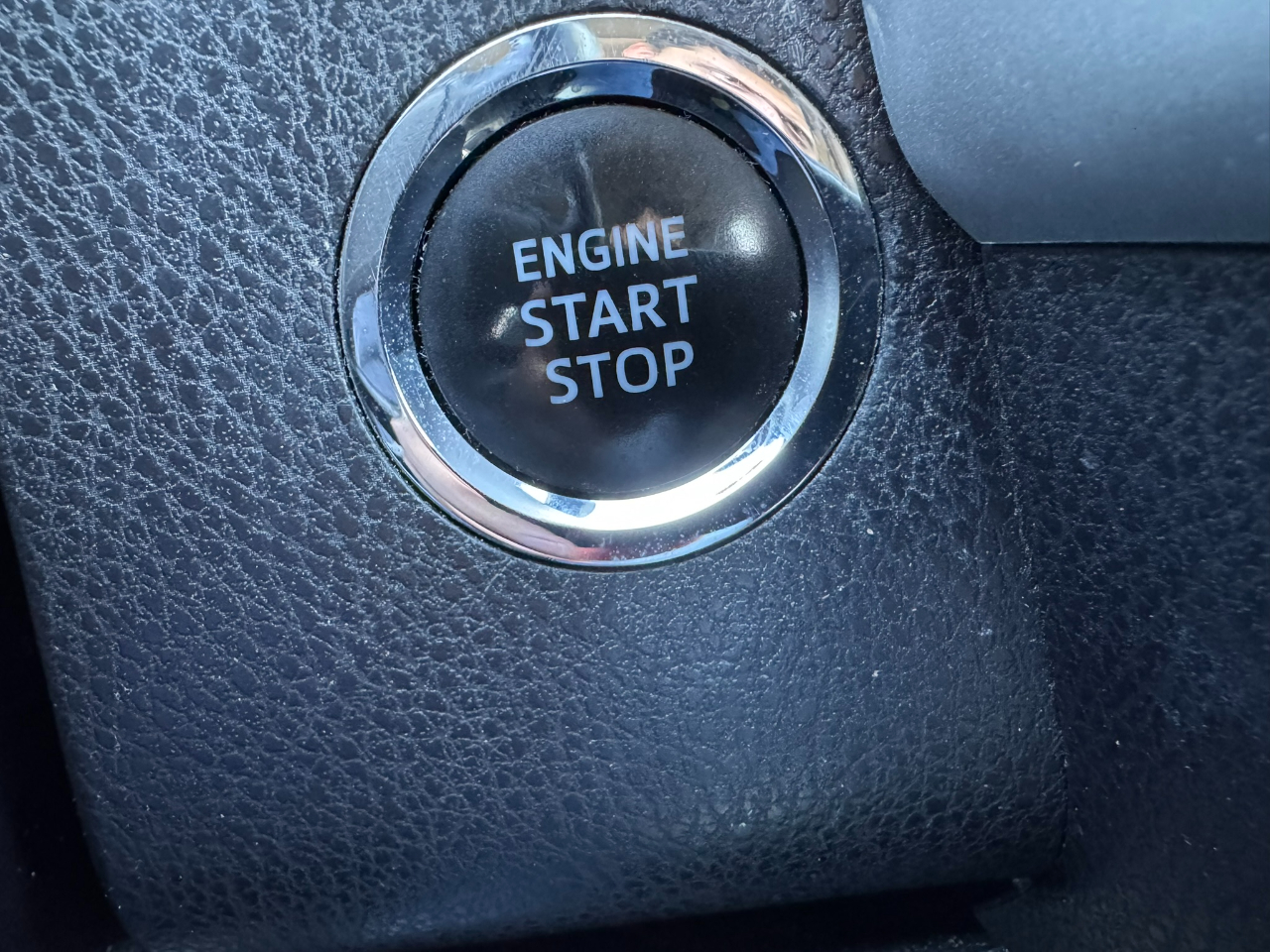 Toyota Highlander SE V6 FWD (Natl) 2017