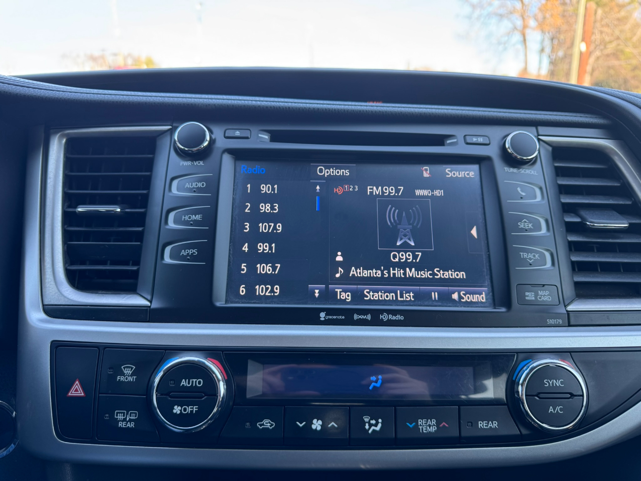 Toyota Highlander SE V6 FWD (Natl) 2017