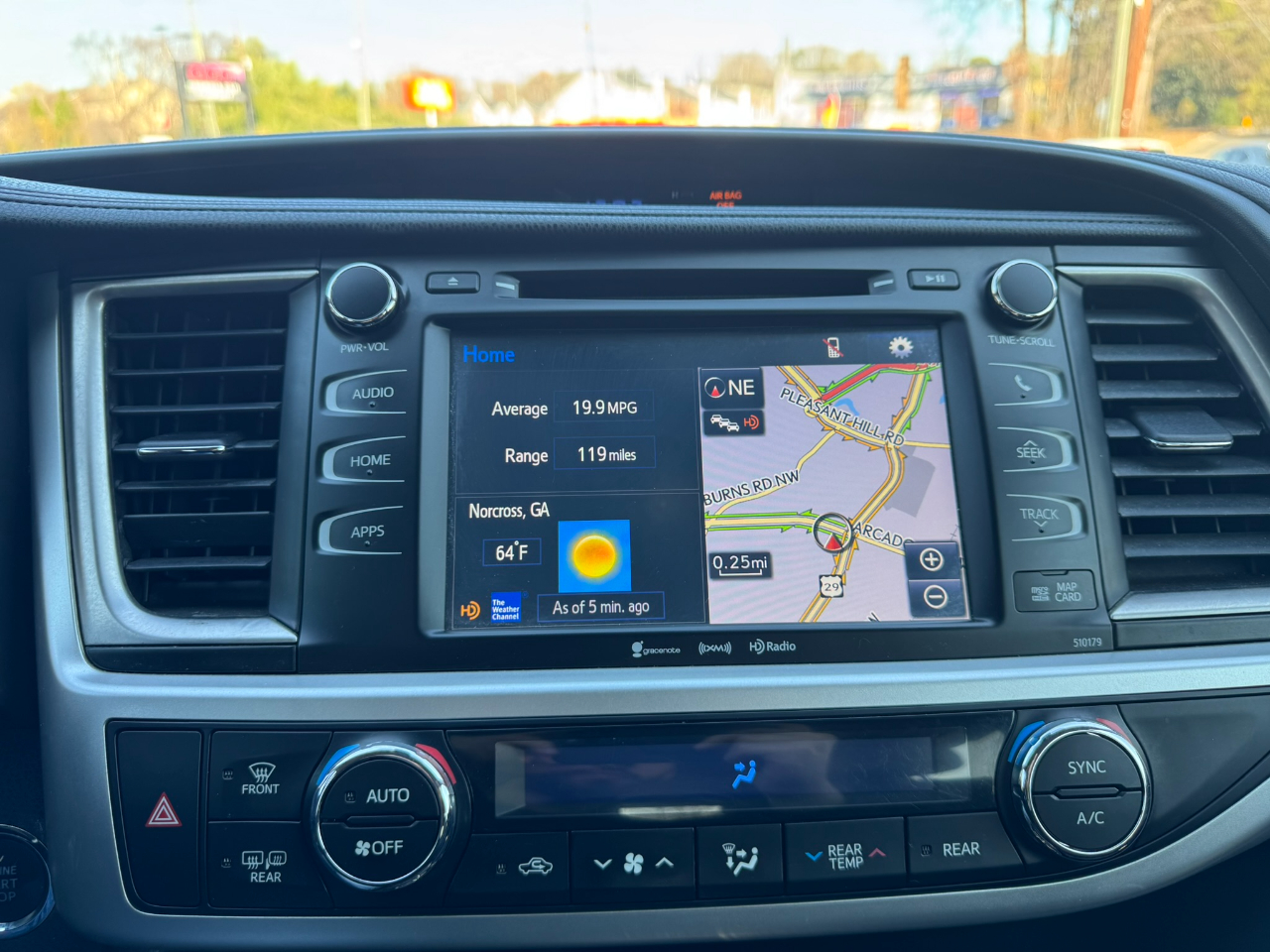 Toyota Highlander SE V6 FWD (Natl) 2017