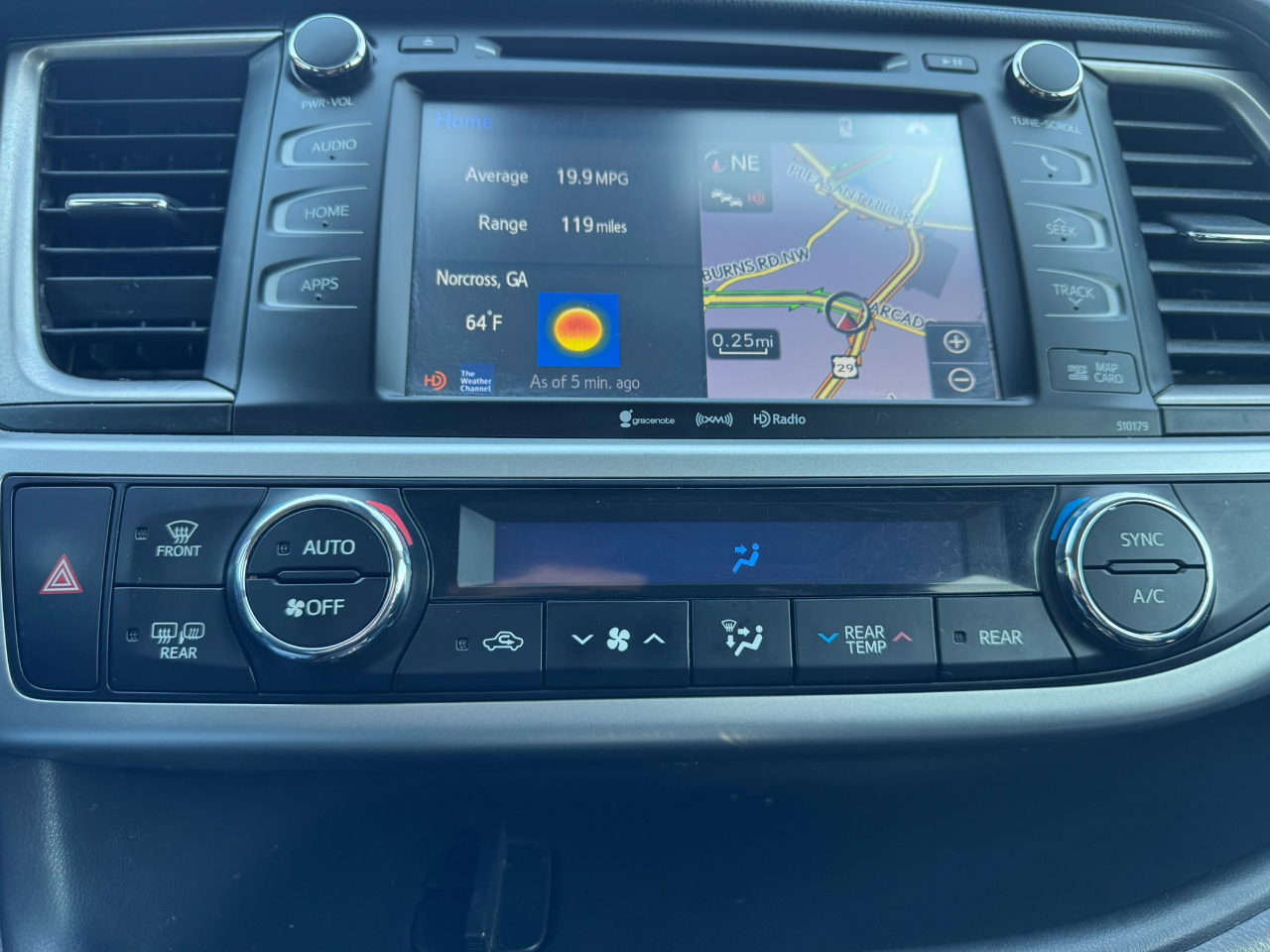 Toyota Highlander SE V6 FWD (Natl) 2017