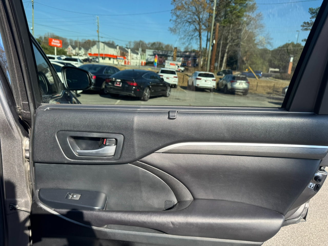 Toyota Highlander SE V6 FWD (Natl) 2017