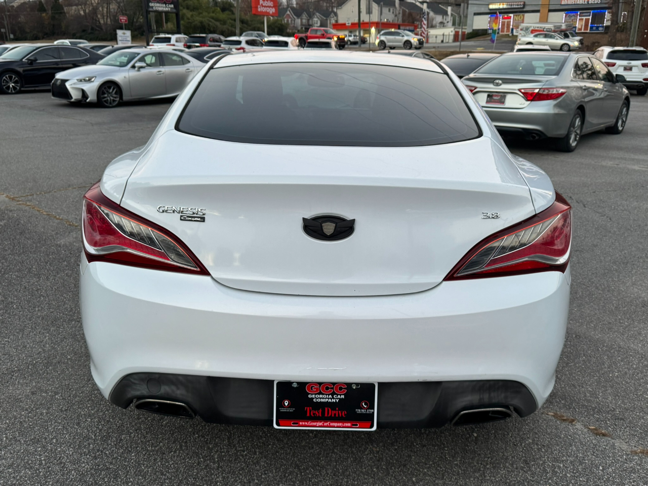 Hyundai Genesis Coupe 2dr 3.8L Auto Base w/Gray Seats 2016