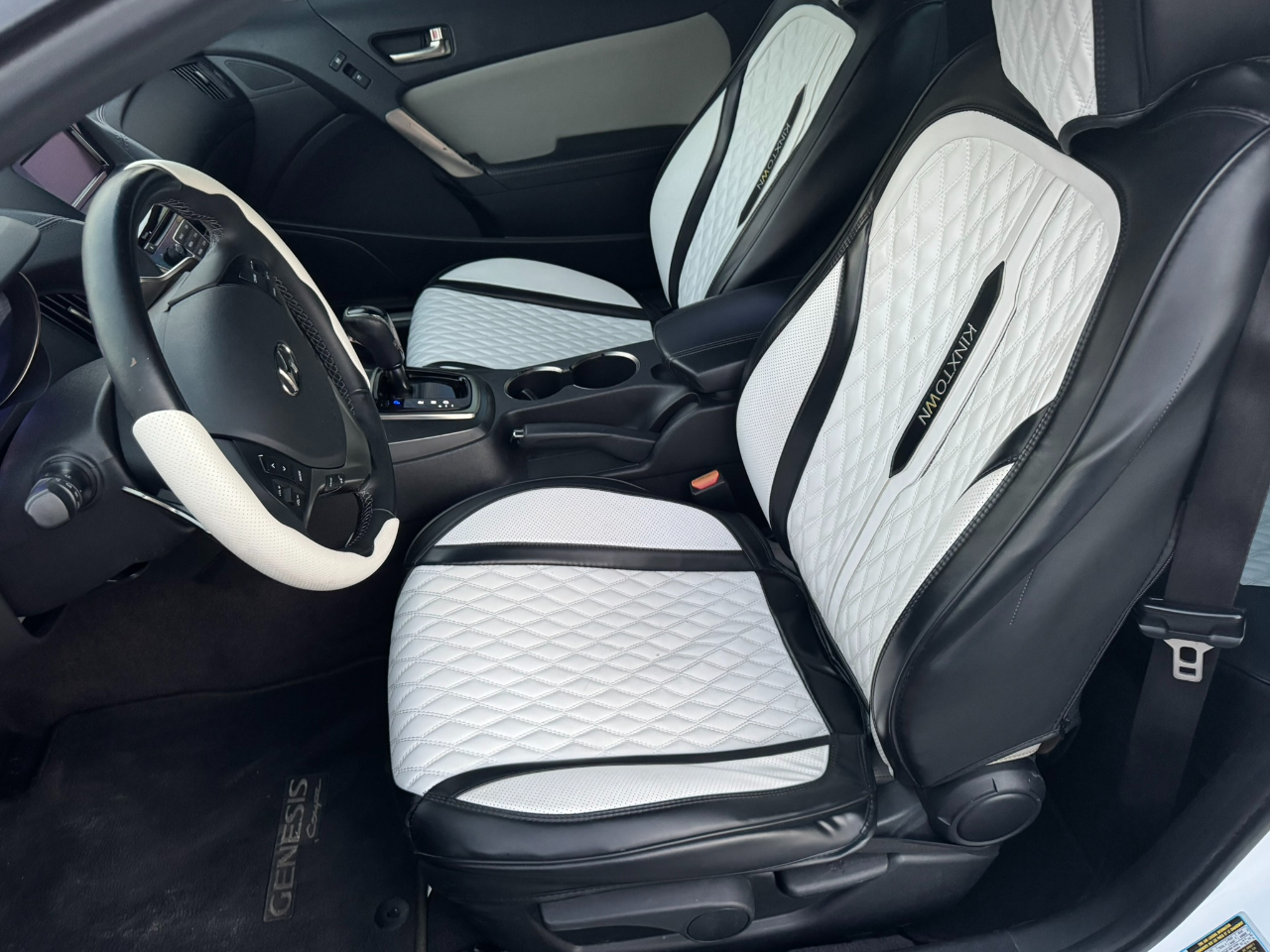 Hyundai Genesis Coupe 2dr 3.8L Auto Base w/Gray Seats 2016