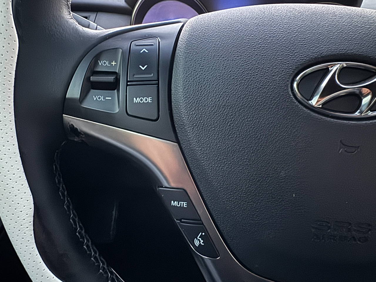 Hyundai Genesis Coupe 2dr 3.8L Auto Base w/Gray Seats 2016