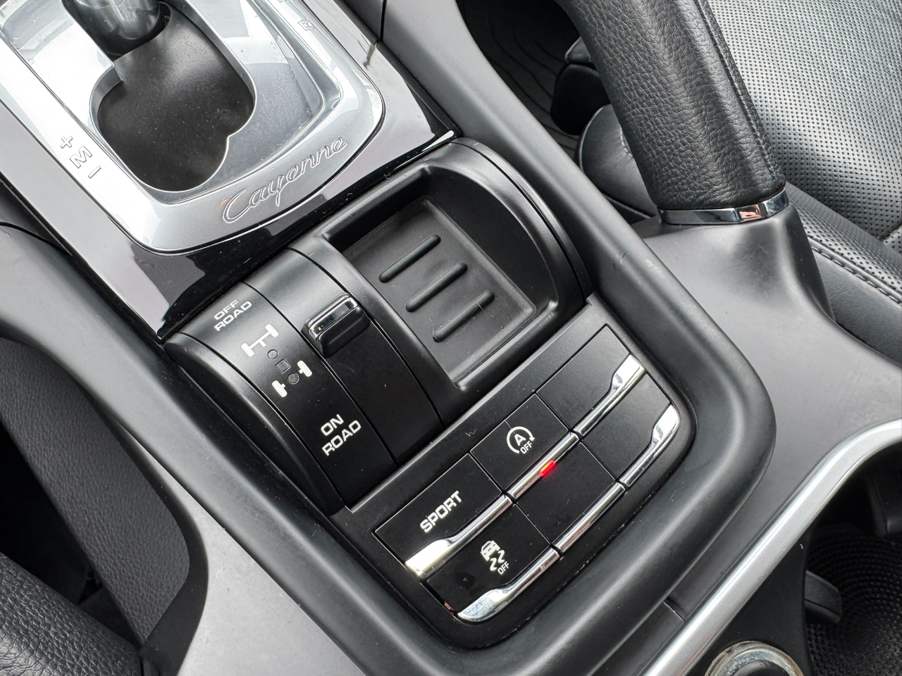 Porsche Cayenne AWD 4dr Platinum Edition 2014