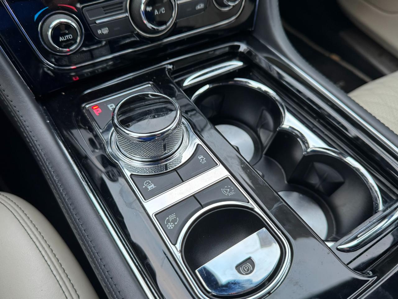 Jaguar XJ 4dr Sdn XJL Portfolio RWD 2016