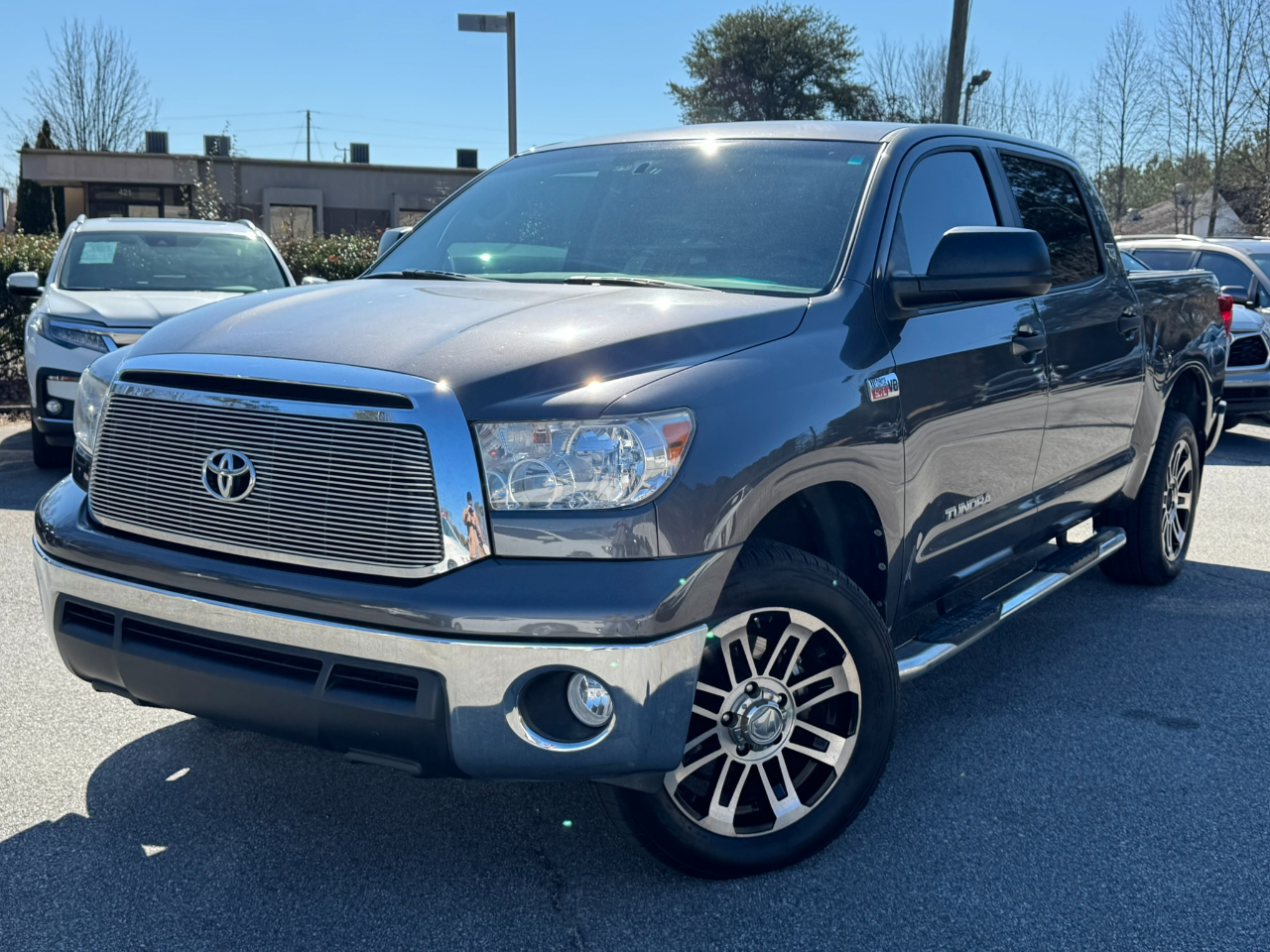 Toyota Tundra 4WD Truck CrewMax 5.7L FFV V8 6-Spd AT (Natl) 2013