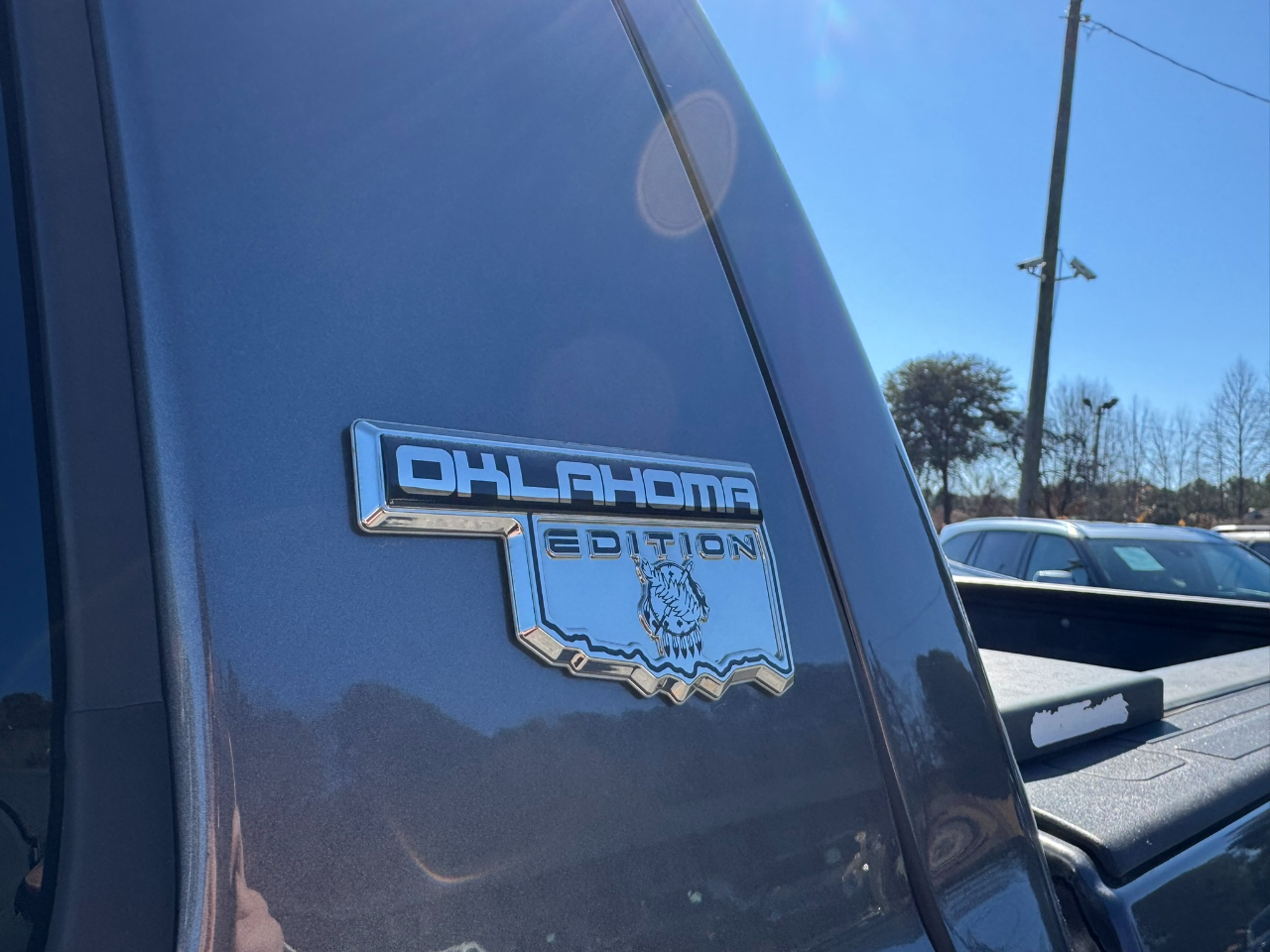 Toyota Tundra 4WD Truck CrewMax 5.7L FFV V8 6-Spd AT (Natl) 2013