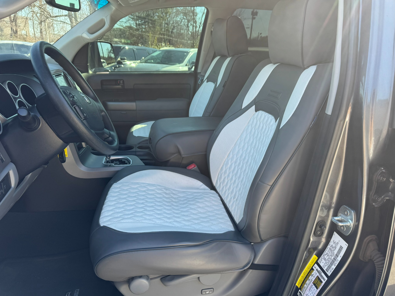 Toyota Tundra 4WD Truck CrewMax 5.7L FFV V8 6-Spd AT (Natl) 2013